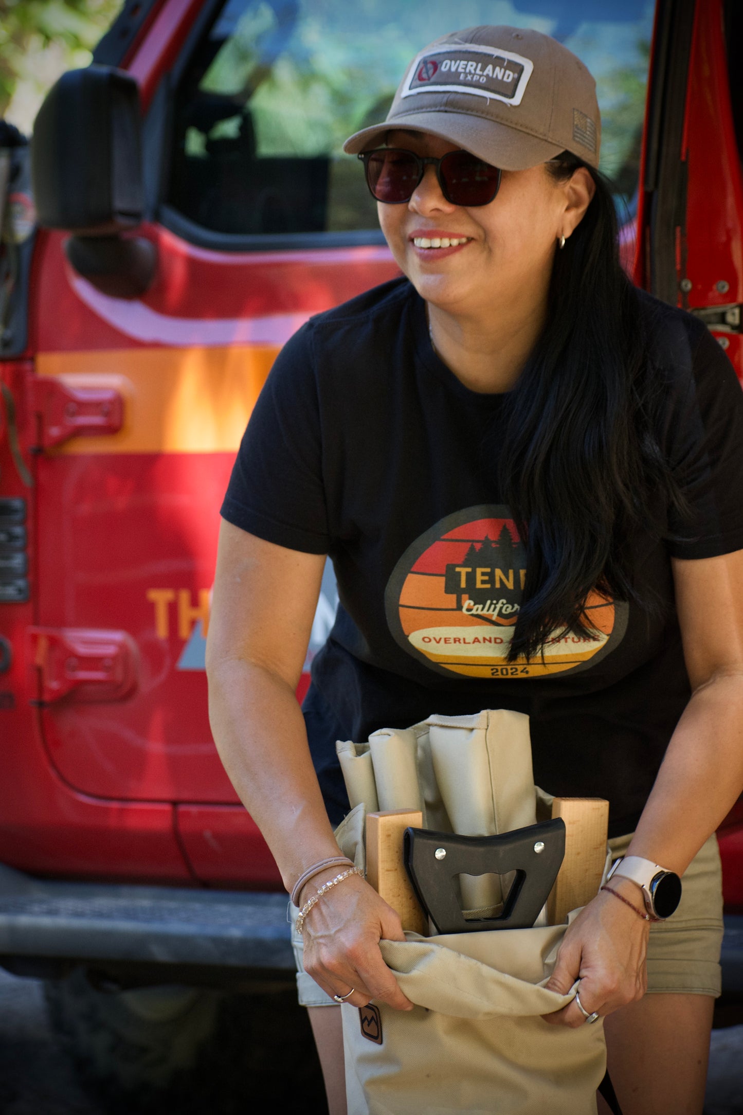 Premium Folding Camp Chair – Hydrophobic Fabric, Bamboo Armrests & Heavy-Duty Aluminum Frame